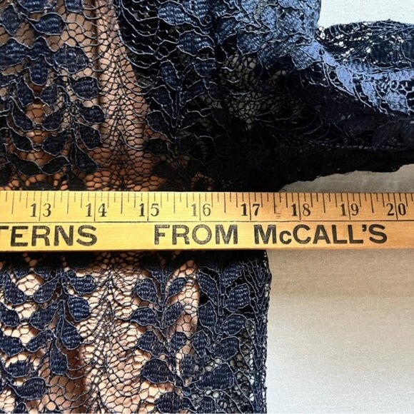 Michael Kors sheath lace bell sleeves dress Sz S - Picture 10 of 11